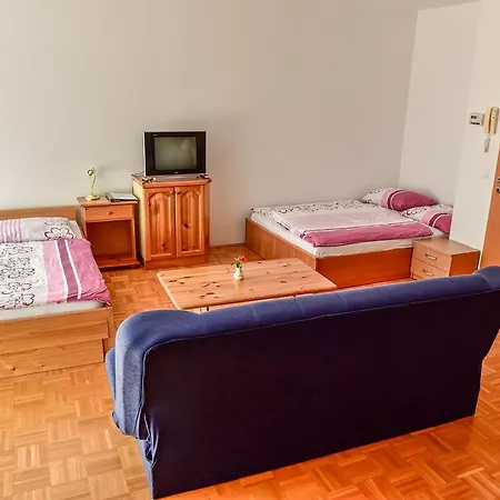 Apartments And Studios Perunika Moravske Toplice Exterior photo